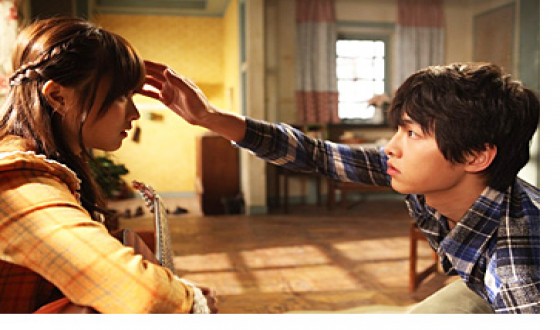 A WEREWOLF BOY Hits It Off with Spectators in the UK