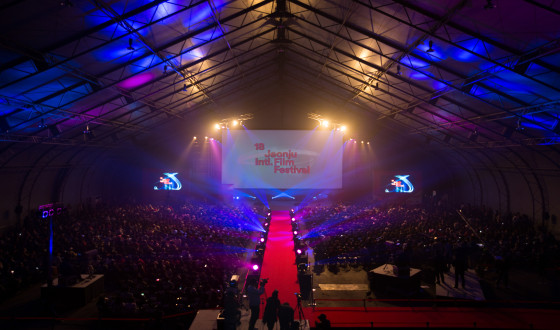Stars Celebrate Opening of 18th Jeonju Film Festival