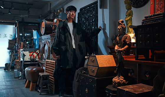 COLLECTORS Digs Up First Place Finish