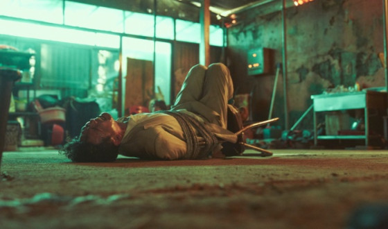 Hwang Jungmin Returns to the Top of the Charts